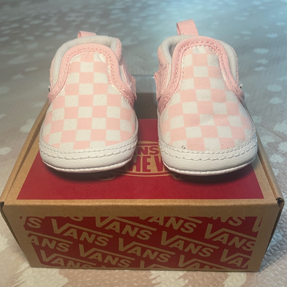 Vans Slip-On Crib shoe. Pink & white. Size 2.0, never worn.